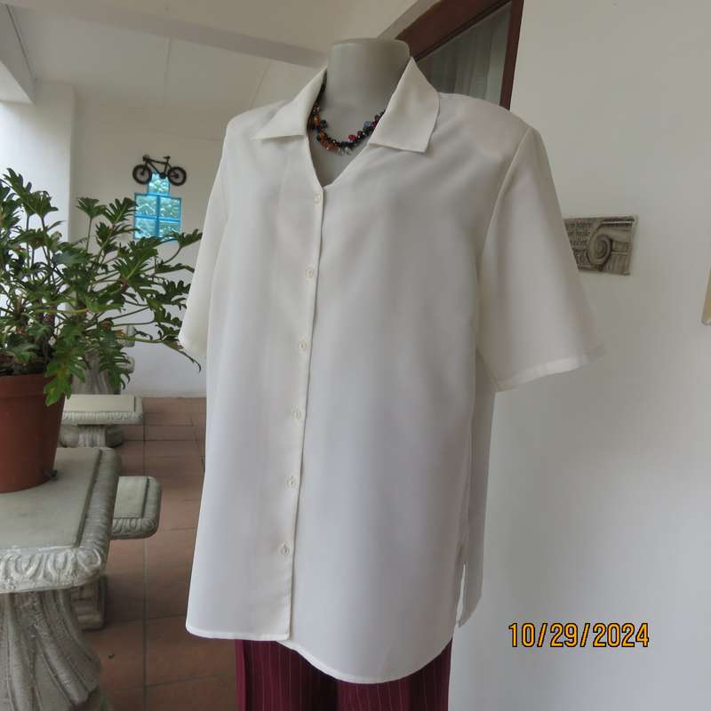 Classic light cream button down short sleeve top with V and collar.Size 42 by TOGETHER. Silky poly.