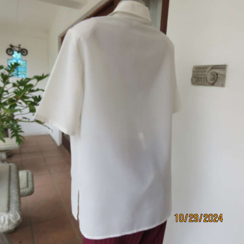 Classic light cream button down short sleeve top with V and collar.Size 42 by TOGETHER. Silky poly.