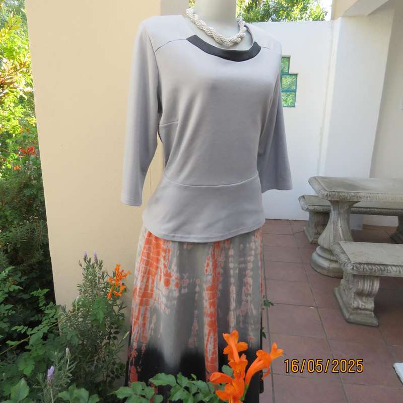 FASHION EXPRESS smoky grey polyester peplum style top size 38.
