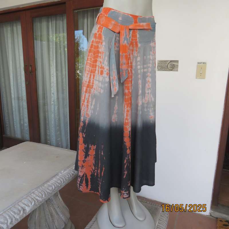 JUDY'S PRIDE half flare tie dyed silvergrey-orange-black cotton skirt. Size 36