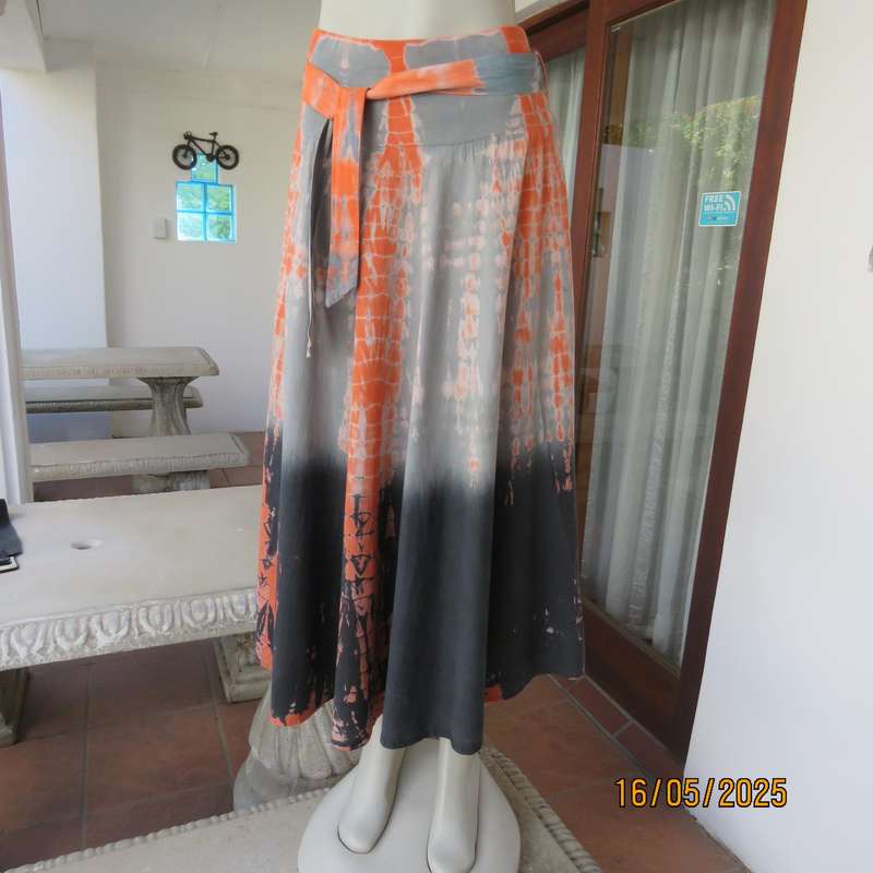 JUDY'S PRIDE half flare tie dyed silvergrey-orange-black cotton skirt. Size 36