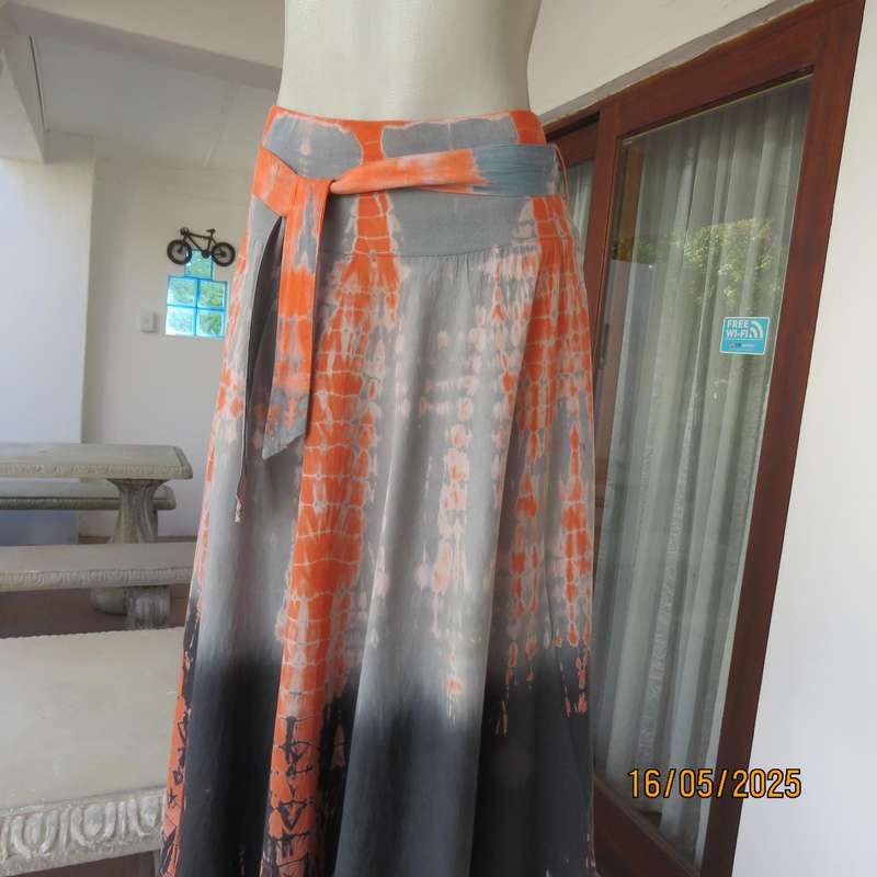 JUDY'S PRIDE half flare tie dyed silvergrey-orange-black cotton skirt. Size 36