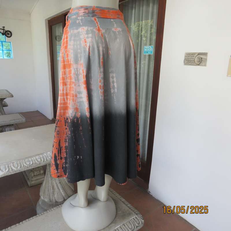 JUDY'S PRIDE half flare tie dyed silvergrey-orange-black cotton skirt. Size 36