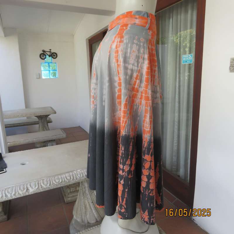 JUDY'S PRIDE half flare tie dyed silvergrey-orange-black cotton skirt. Size 36