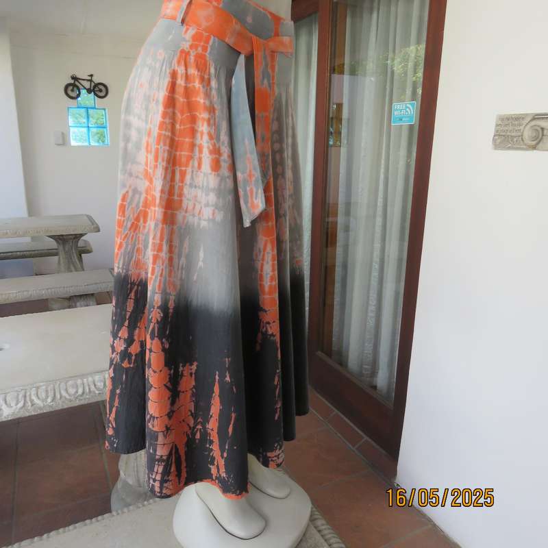 JUDY'S PRIDE half flare tie dyed silvergrey-orange-black cotton skirt. Size 36