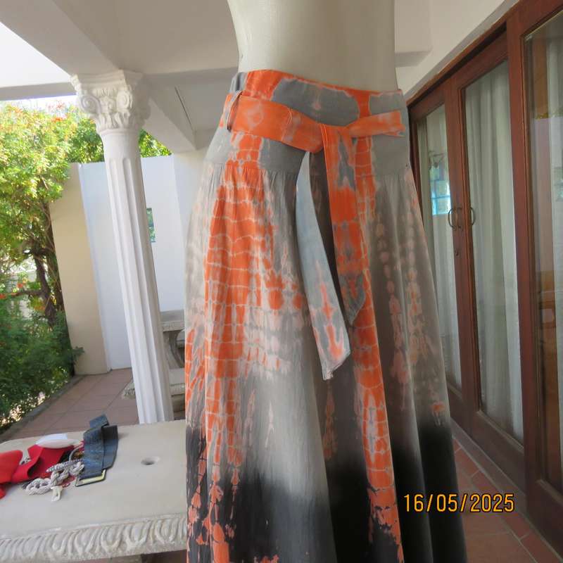 JUDY'S PRIDE half flare tie dyed silvergrey-orange-black cotton skirt. Size 36