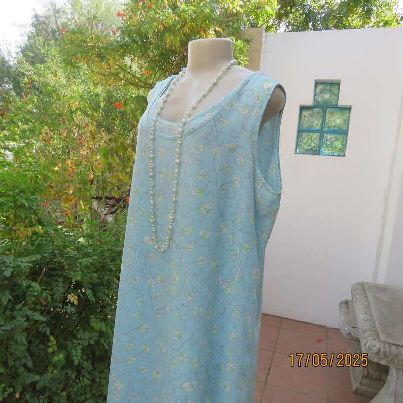 MILADY'S shift dress in 2 layers. Pistachio with green-white leaves. Size 44.