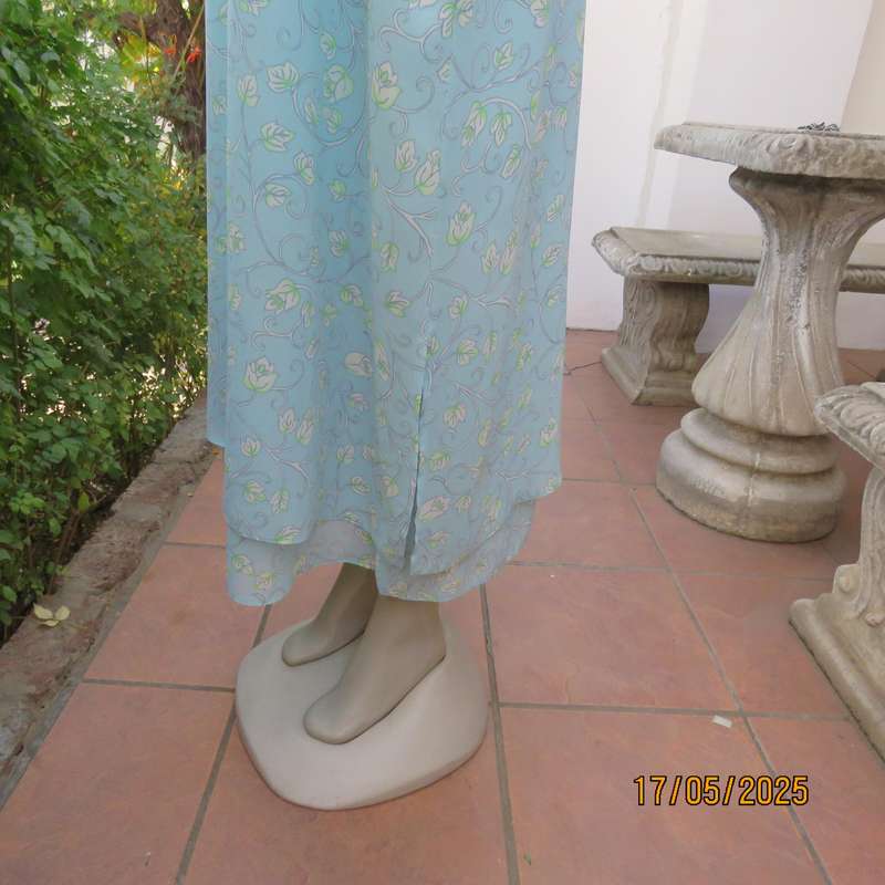 MILADY'S shift dress in 2 layers. Pistachio with green-white leaves. Size 44.