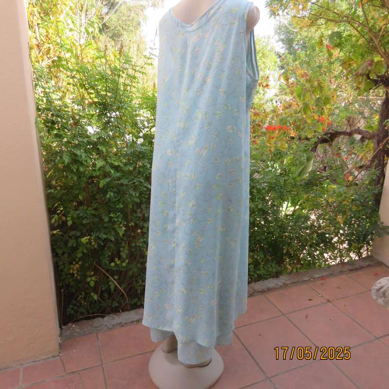 MILADY'S shift dress in 2 layers. Pistachio with green-white leaves. Size 44.
