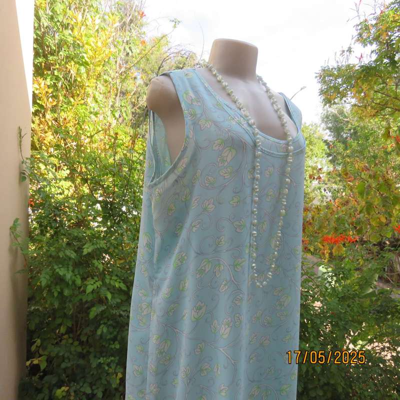MILADY'S shift dress in 2 layers. Pistachio with green-white leaves. Size 44.