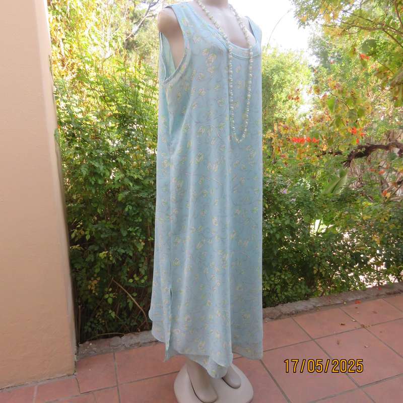 MILADY'S shift dress in 2 layers. Pistachio with green-white leaves. Size 44.