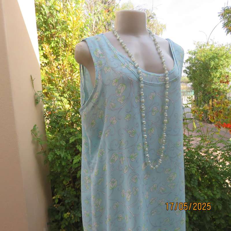 MILADY'S shift dress in 2 layers. Pistachio with green-white leaves. Size 44.