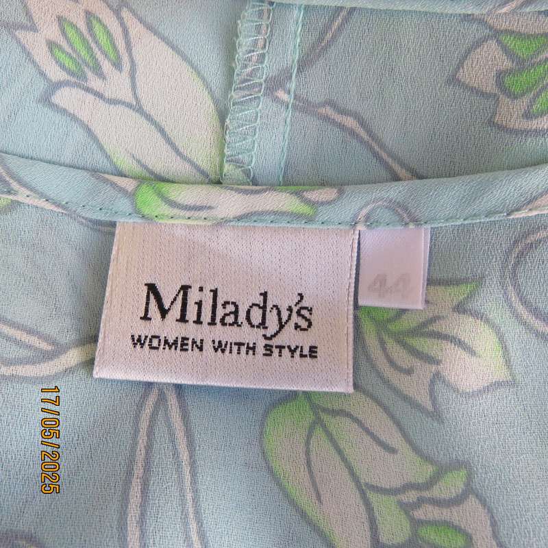 MILADY'S shift dress in 2 layers. Pistachio with green-white leaves. Size 44.