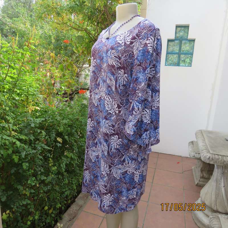 OR plum-blue shift under knee viscose dress with white leaf. Size 40