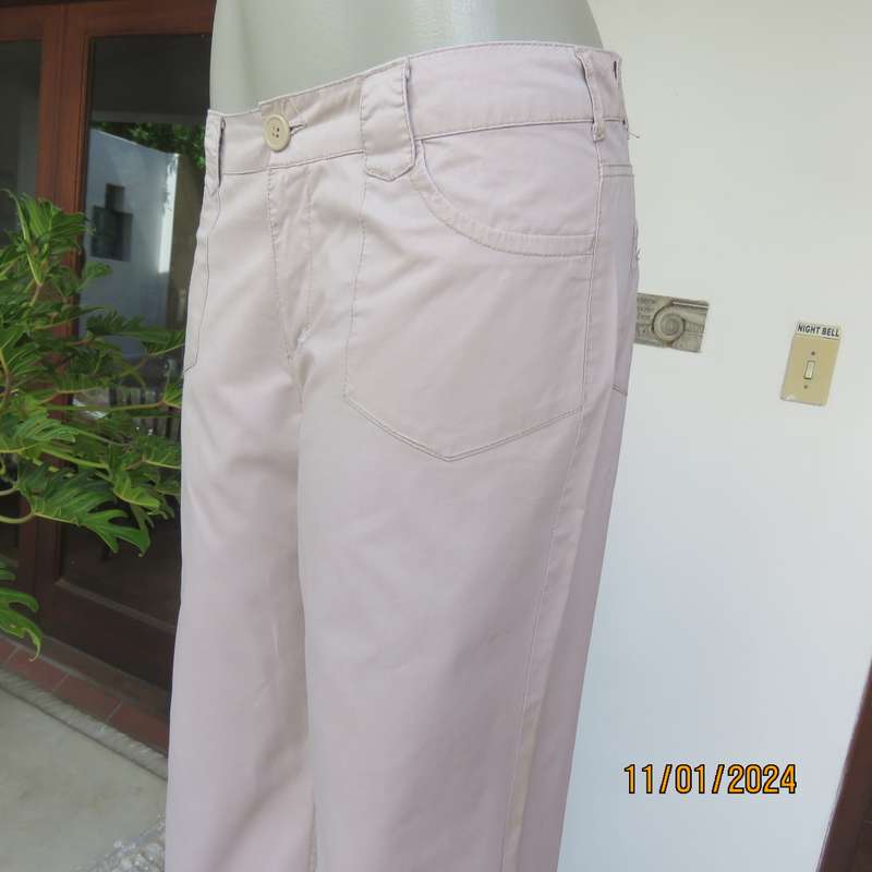 Smart beige 100% cotton ankle length wide leg pants size 36. Pockets front-back. As new cond.