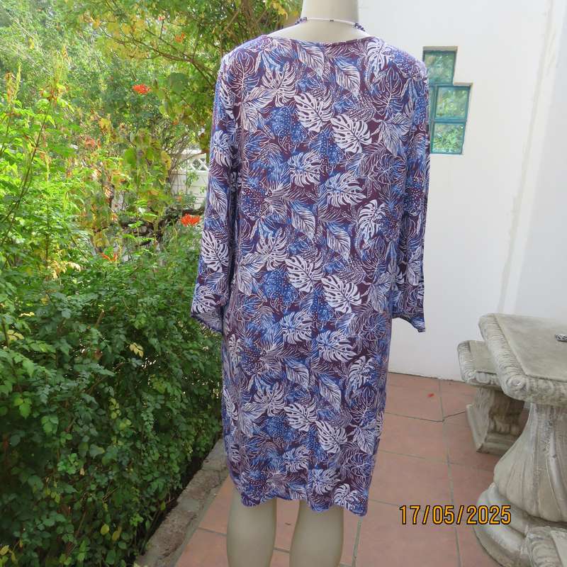 OR plum-blue shift under knee viscose dress with white leaf. Size 40