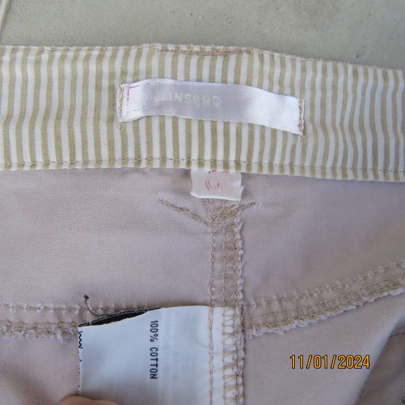 Smart beige 100% cotton ankle length wide leg pants size 36. Pockets front-back. As new cond.