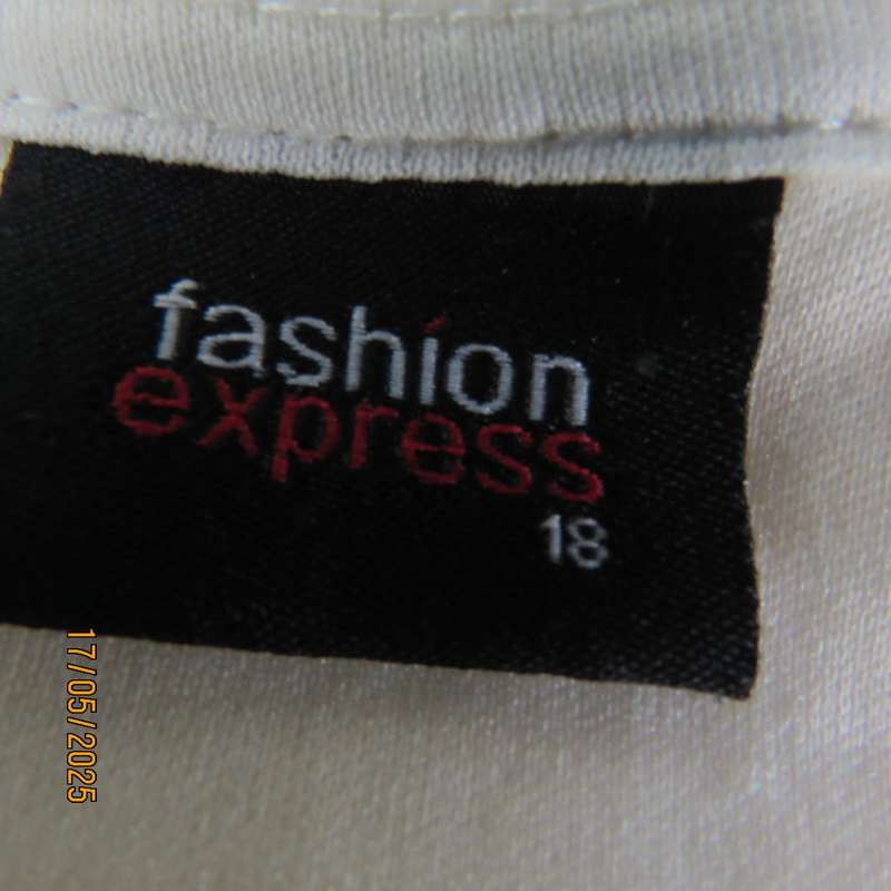 FASHION EXPRESS white maternity dress in size 40. Mesh lined top. Viscose-cotton bottom