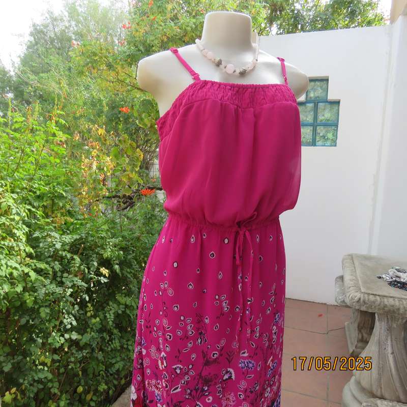 A WOMAN long punch pink fully lined sheer polyester dress. Size 40-42. Floral border