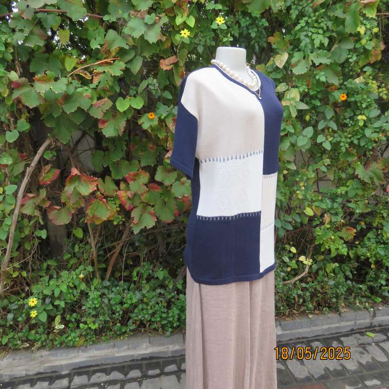WOOLWORTHS acrylic knit navy-cream-beige colour blocked top. Size 40