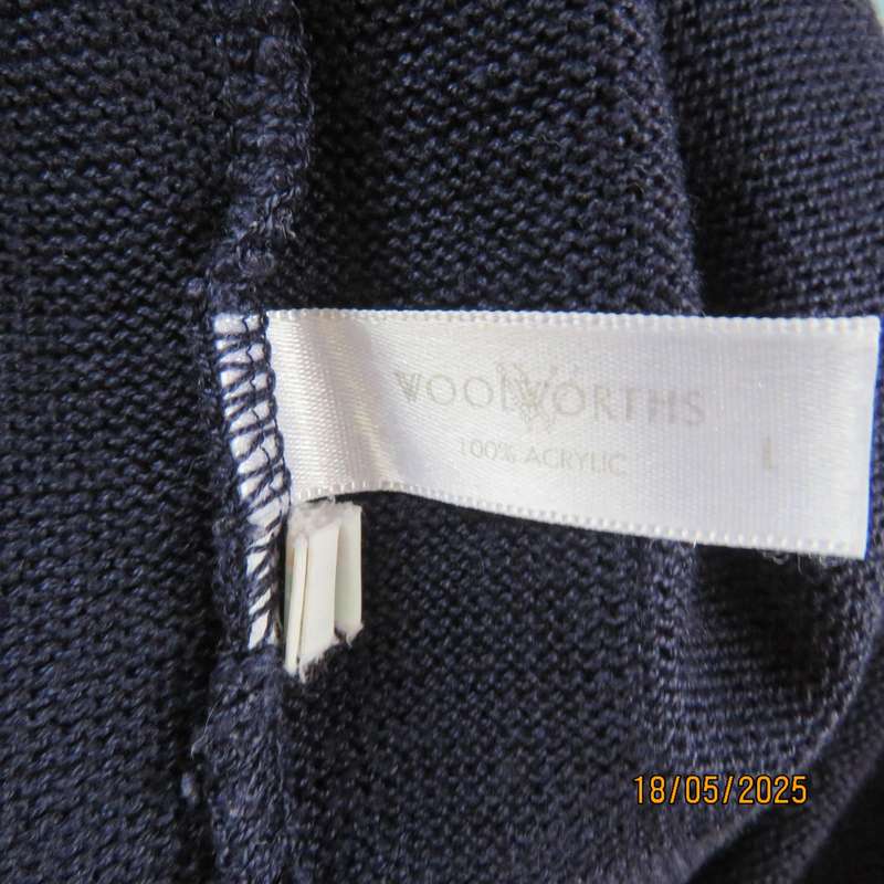 WOOLWORTHS acrylic knit navy-cream-beige colour blocked top. Size 40