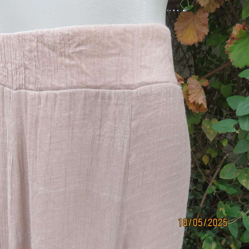 DONNA CLAIRE wheat colour creased polycotton paneled A-line skirt size 48. Elasticated waist