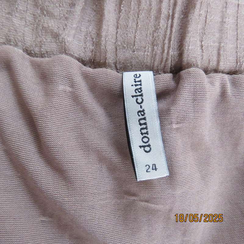DONNA CLAIRE wheat colour creased polycotton paneled A-line skirt size 48. Elasticated waist