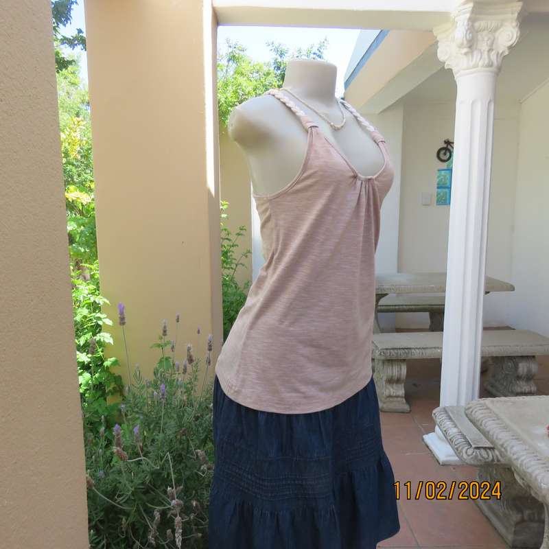 Sexy mottled beige-white polycotton top with braided rope straps. Size 34. Wooden buckle at back.