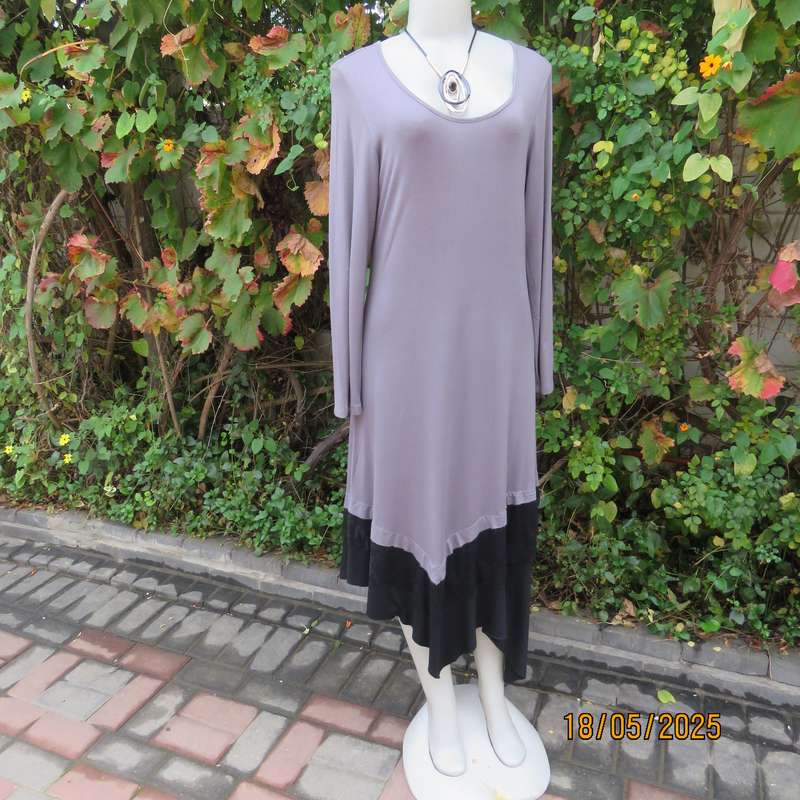 LINDA'S long sleeve dim grey stretch polycotton dress with black asymmetrical seamline. Size 36