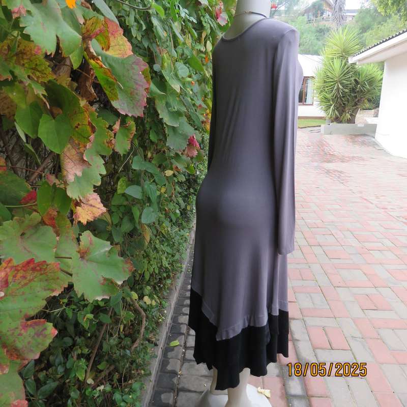 LINDA'S long sleeve dim grey stretch polycotton dress with black asymmetrical seamline. Size 36