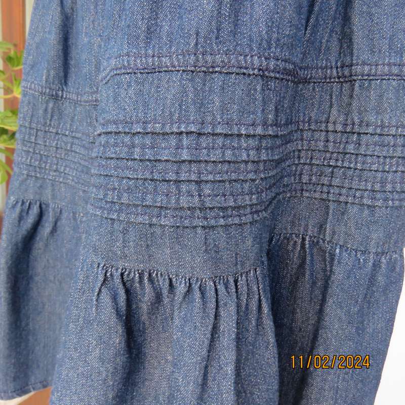 Timeless blue denim jean tiered skirt size 38. Wide yoked waist. Tucked seam decoration. As new cond