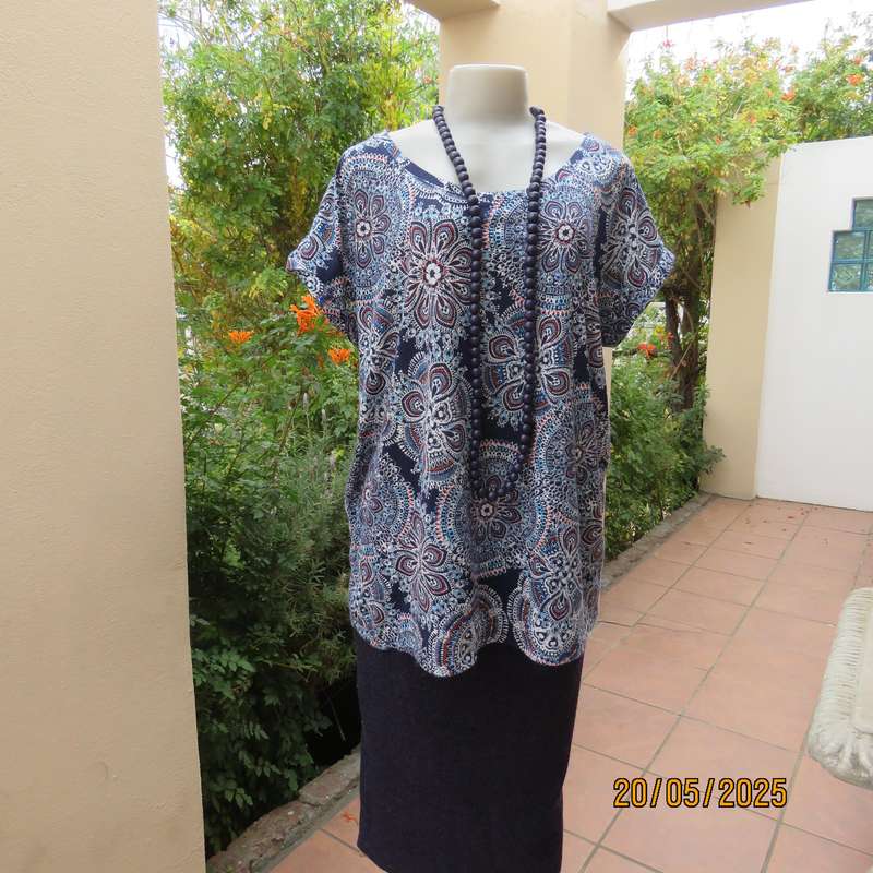 Slip over navy-white-blue bo-ho pattern polyester stretch top size 44.
