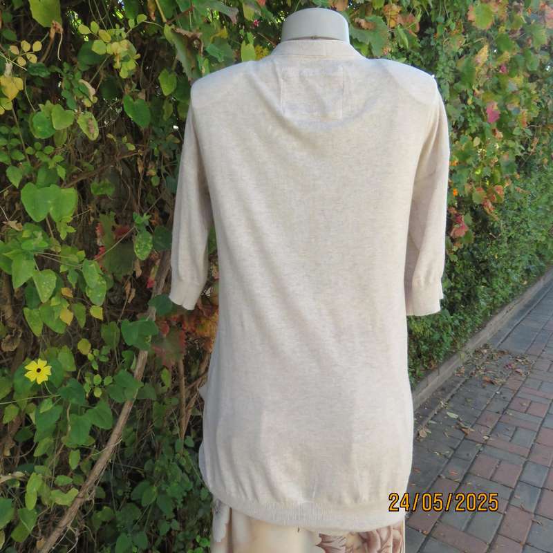 CHEROKEE cream acrylic-cotton knit short sleeve cardigan with button down front. Size 36.