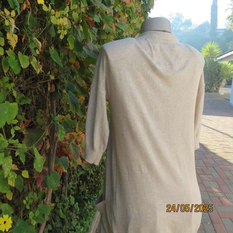 CHEROKEE cream acrylic-cotton knit short sleeve cardigan with button down front. Size 36.