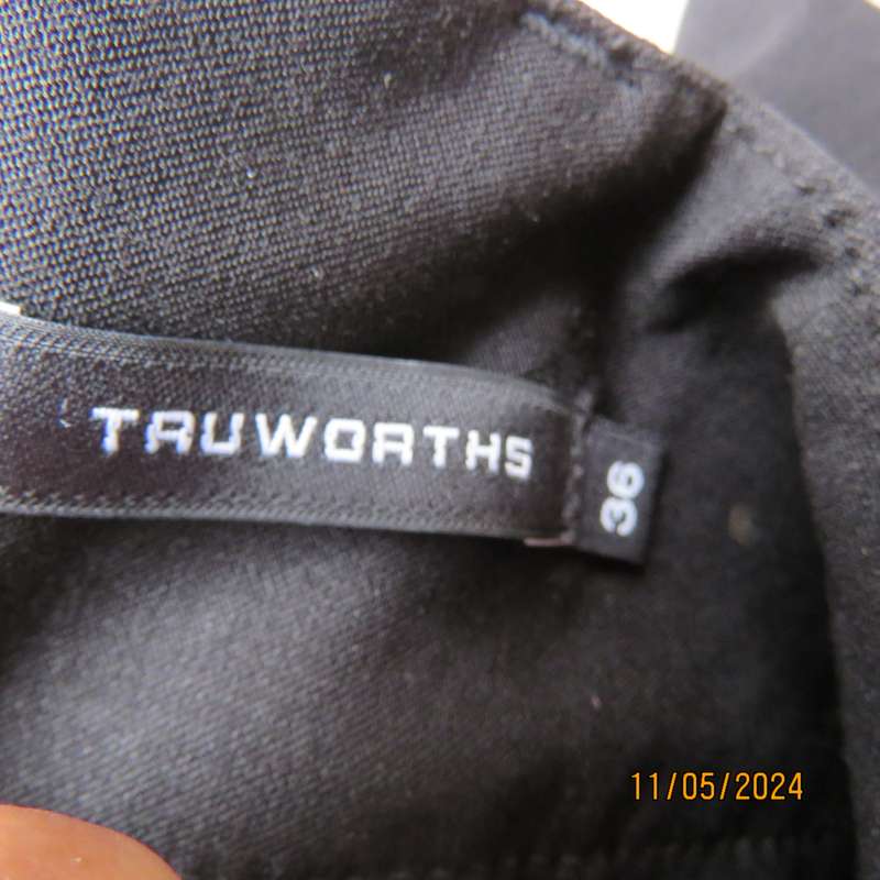 Sexy black low rise size 36 TRUWORTHS nylon-rayon stretch pants. Wide yoked waistband. As new cond