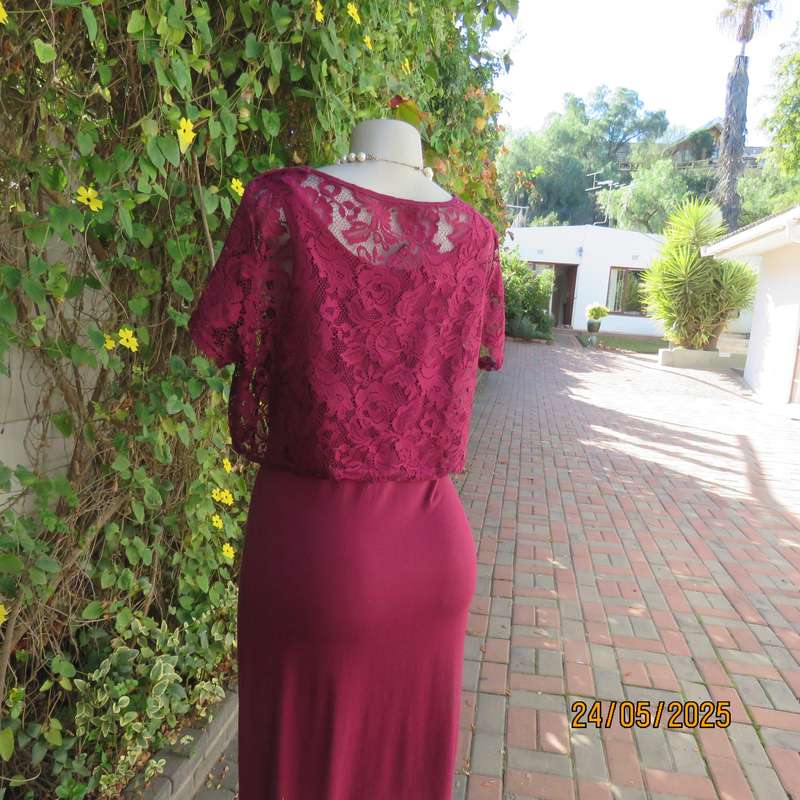 Maroon stretch polyester bodycon slip over dress with acrylic lace top overlay. Size 38