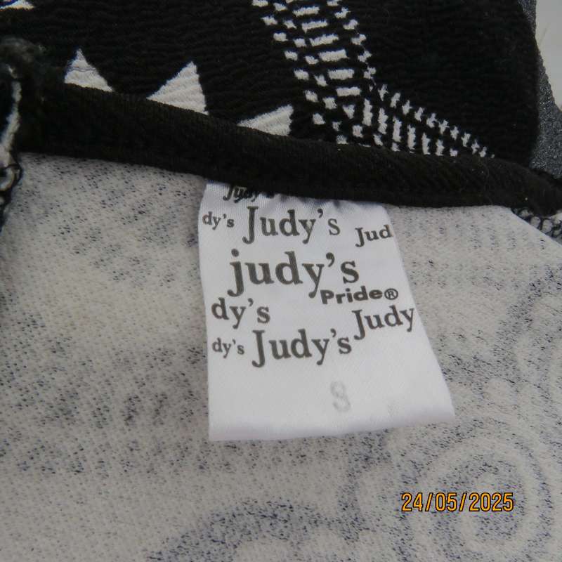 JUDY"S PRIDE low calf bodycon white-black textured polyester geometric print size 30 dress.