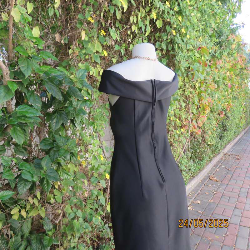 FOSHINI sleek black heavy stretch polyester sleeveless dress. Foldover neckline. Size 36