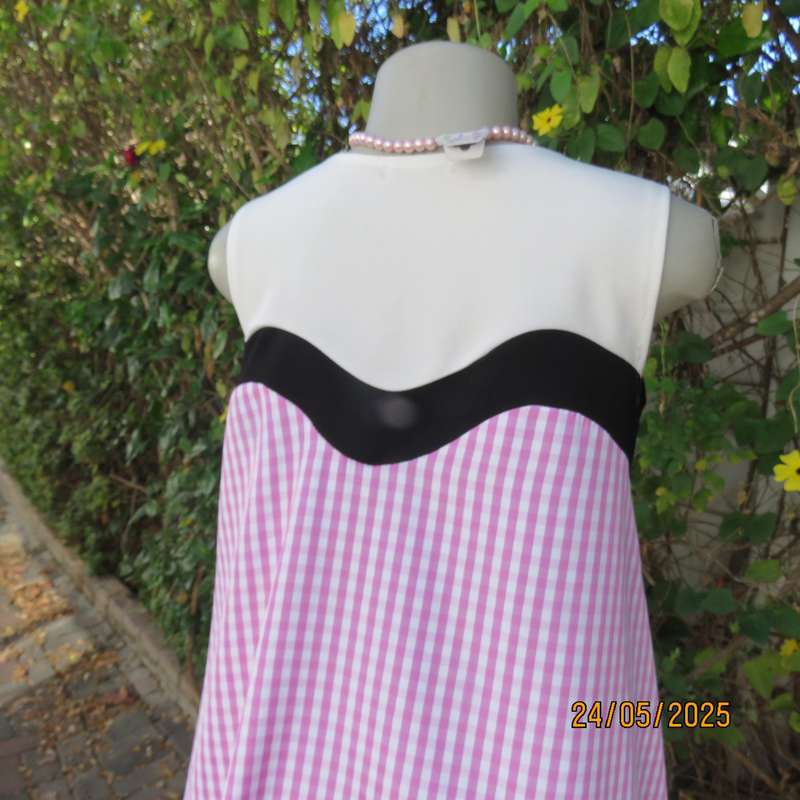 Unique pink-white nylon-rayon blend check wide A-line dress with black-white yoke. Size 36