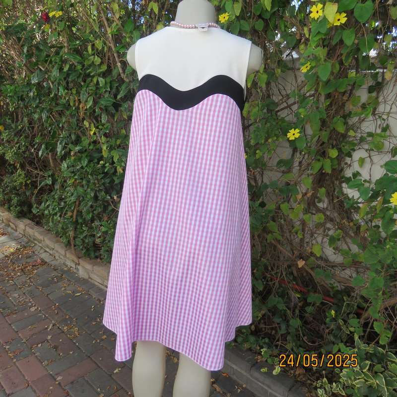 Unique pink-white nylon-rayon blend check wide A-line dress with black-white yoke. Size 36