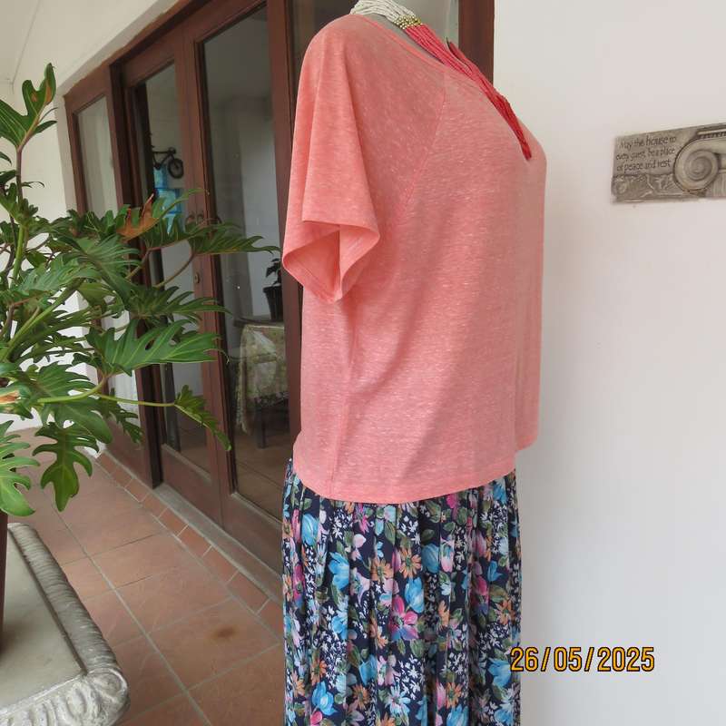 FASHION EXPRESS size 36 coral colour stretch polycotton-rayon short sleeve top.