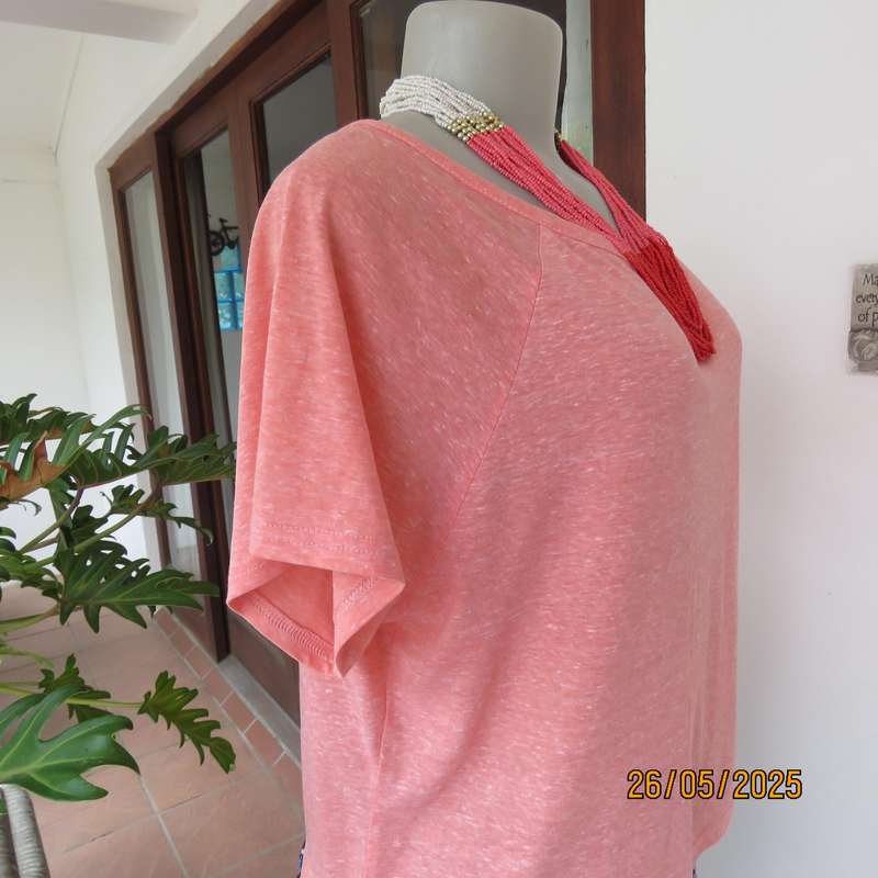 FASHION EXPRESS size 36 coral colour stretch polycotton-rayon short sleeve top.