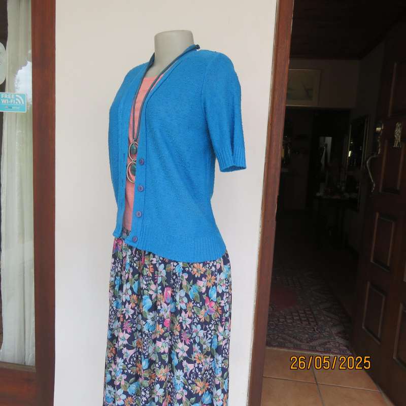 FOSHINI jade blue short sleeve button down cardigan in cotton-acrylic yarn. Size 32