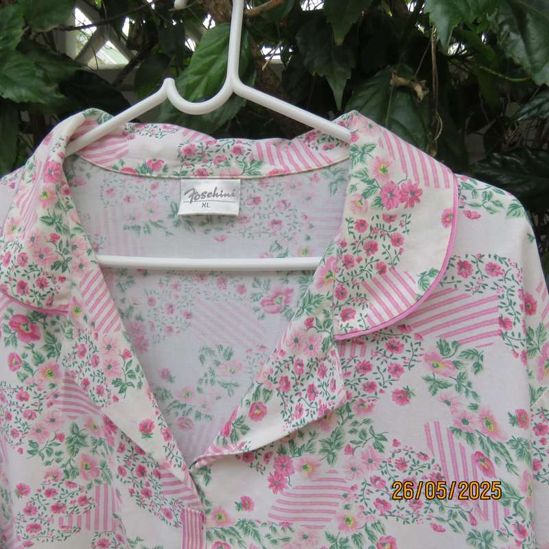 FOSHINI warm flannel look white slip over sleep top with pink flowers. Size 44