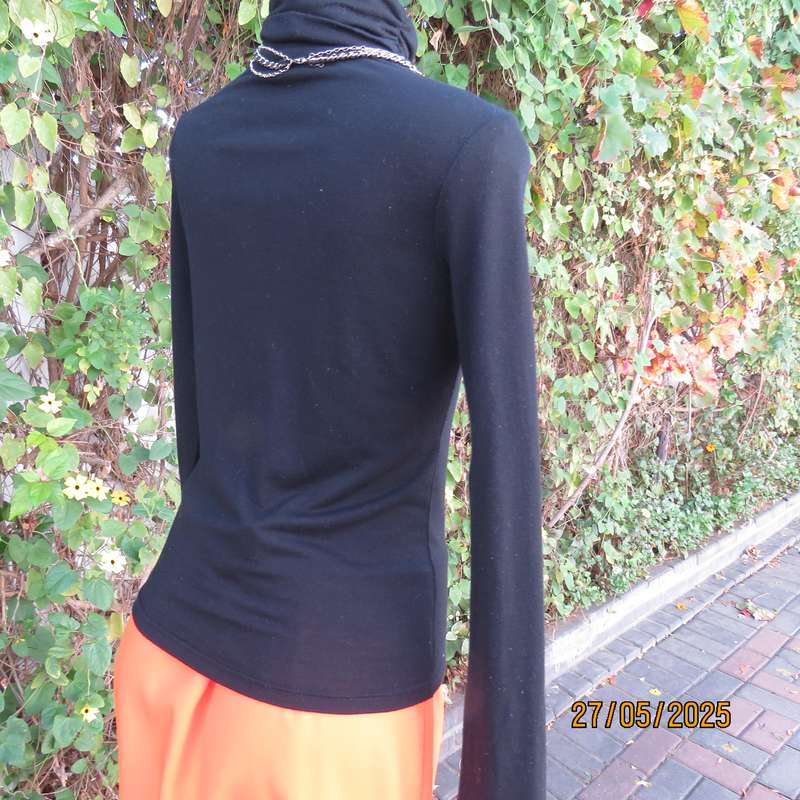 Black long sleeve poloneck top size 30. Neckline front gathered. Cotton stretch.