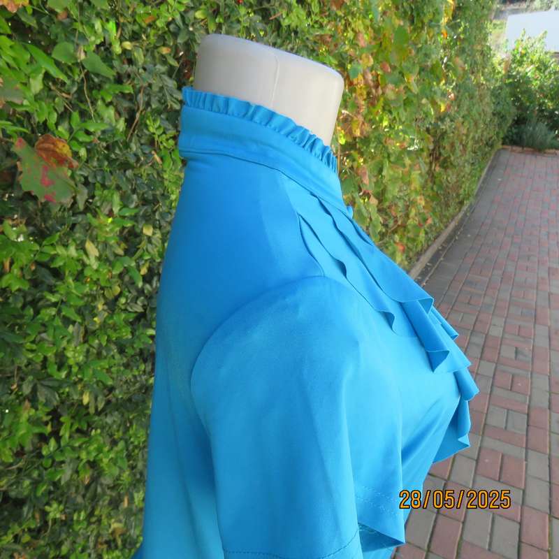 TRUWORTHS jade stretch polyester top with triple ruffled bib. High neck. Size 36