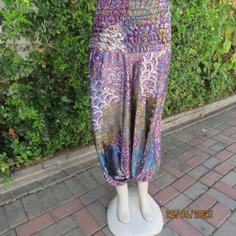 Harem pants in jewel colours with peacock feather patterns. Silky poly-rayon. Size 34-36.