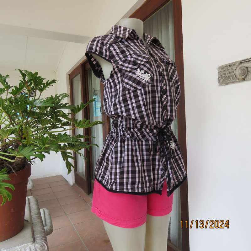 X-MAIL black-white with pink accents check peplum long top in cotton. Button down. Size 34.