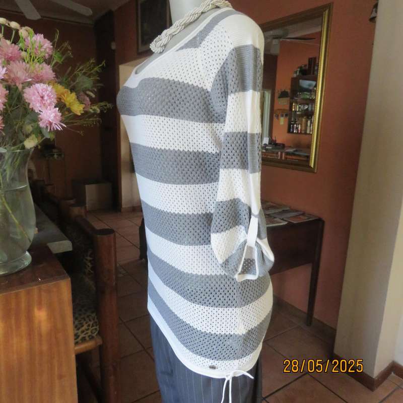 TRUWORTHS 100% cotton knit grey-white horizontal striped top. Size 34 to 36