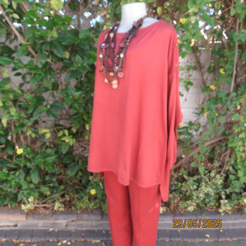 Oversized dark burnt orange long sleeve soft stretch polyester top size 46